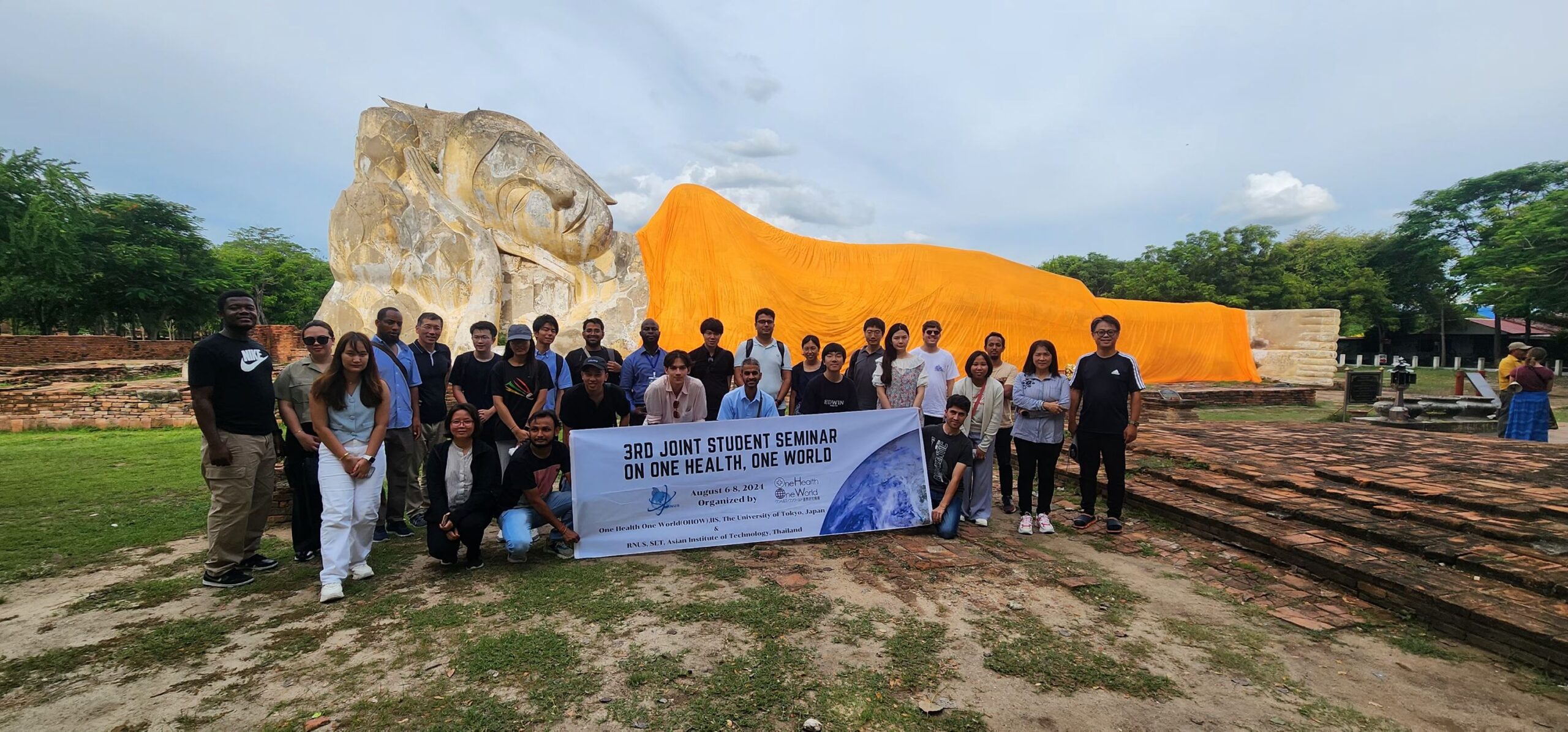 Technical tour to Ayutthaya to see the culture through the heritage buildings of old Thailand